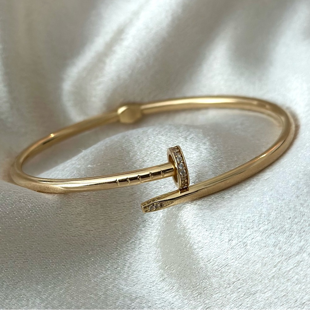 Gold Nail-Style 18K Bangle Bracelet with Diamonds